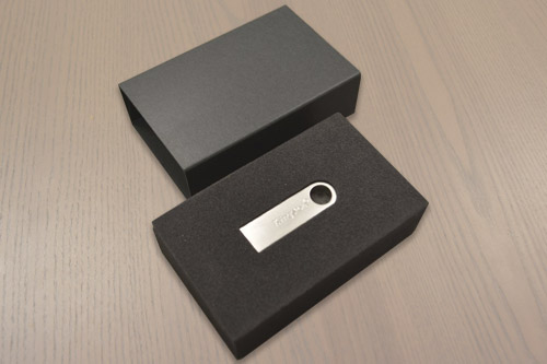 USB用梱包資材（ポリエチレン＋紙スリーブ）