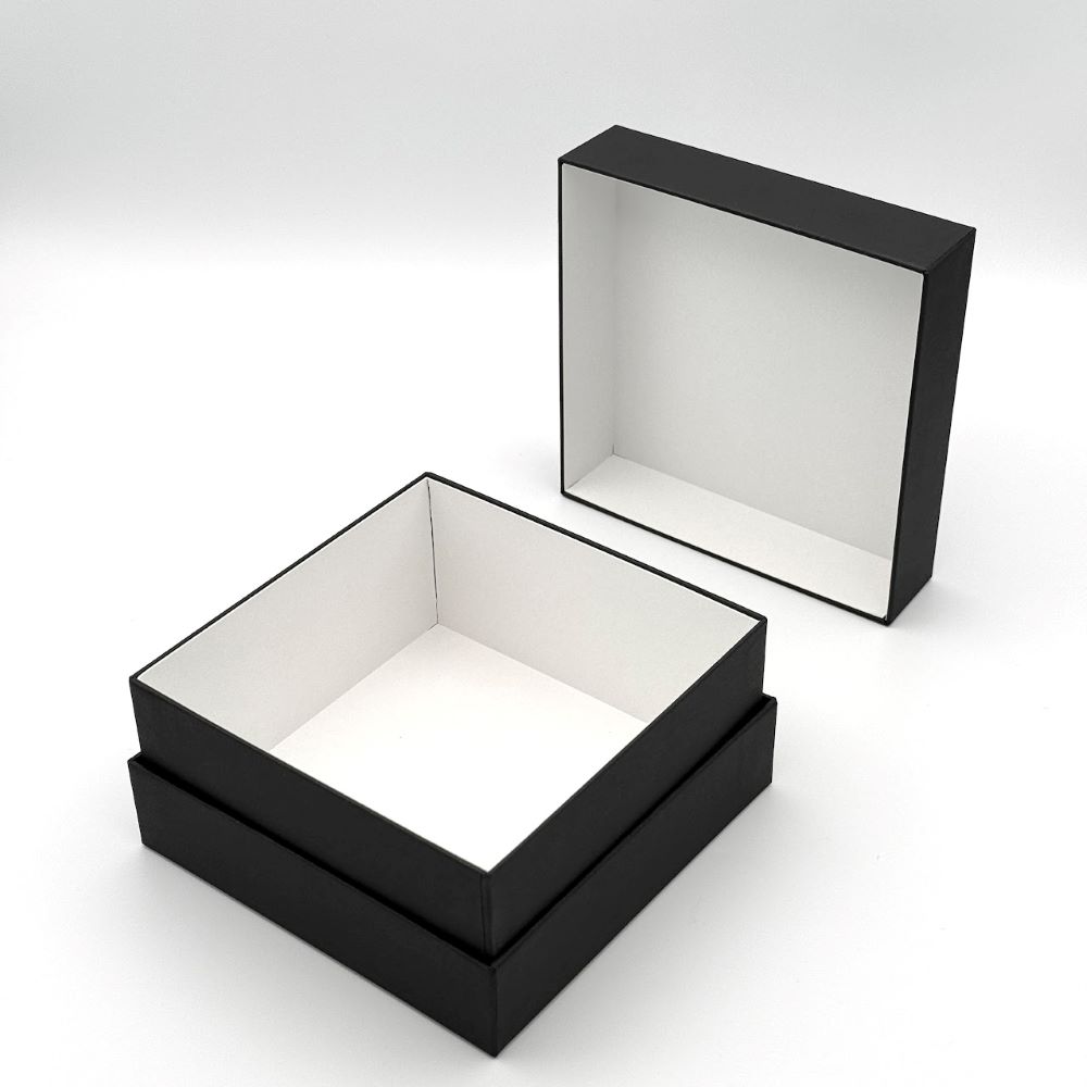 冷凍輸送用貼箱（内側）