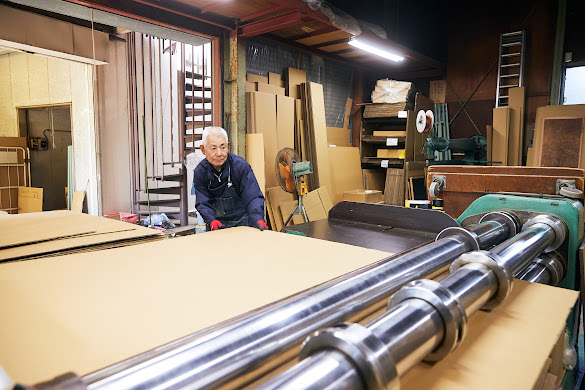 大型ダンボール箱の製造設備