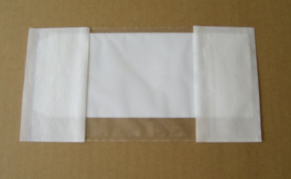 裏の紙(2ヶ所)をはがし、